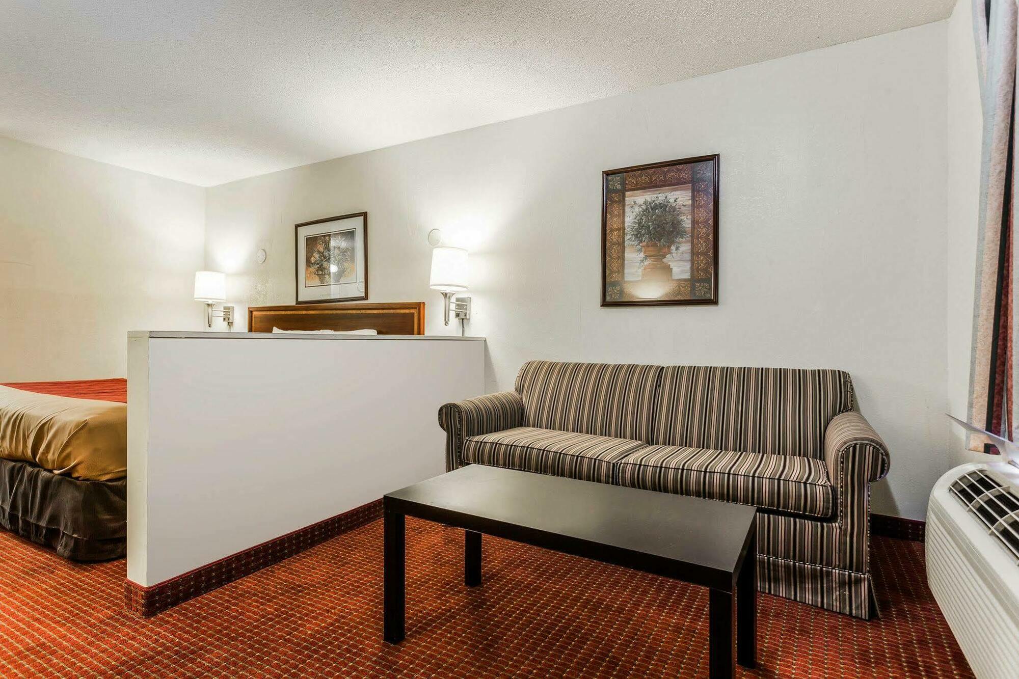 Econo Lodge Inn & Suites Matthews - Charlotte Exterior foto